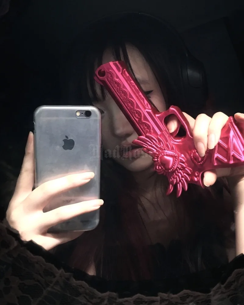 Hot Pink Heartwing Deco Gun · 3
