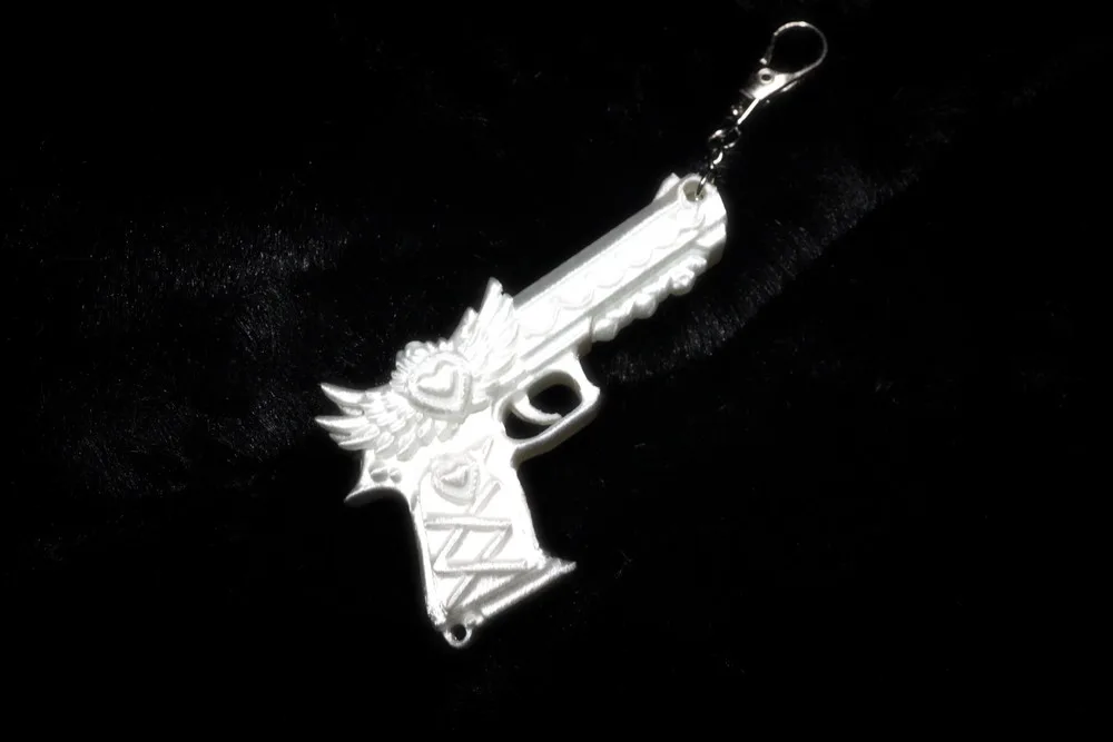Heartwing Silk Gun Keyring · 3
