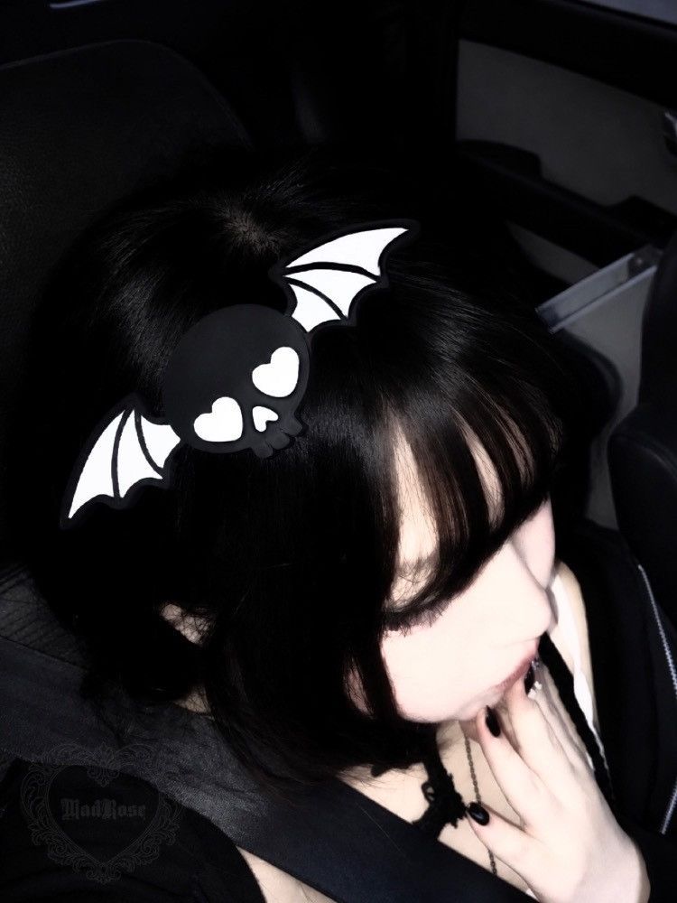 Sweet Devil Skull Hair Clip
