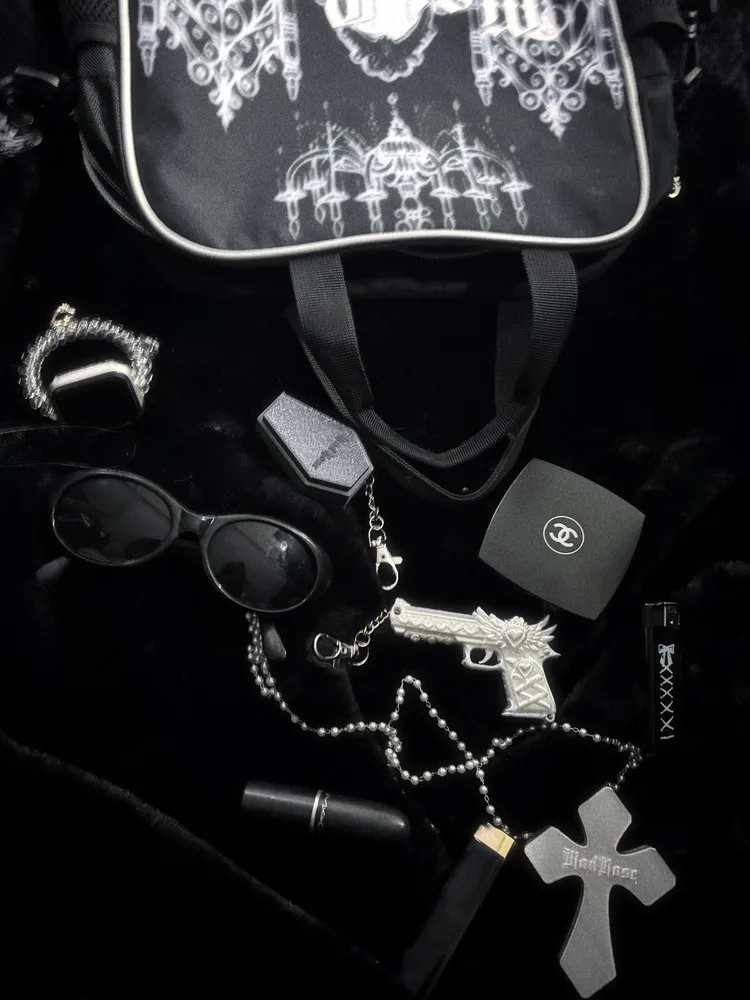 MadRose Coffin Clicker Keyring · 8