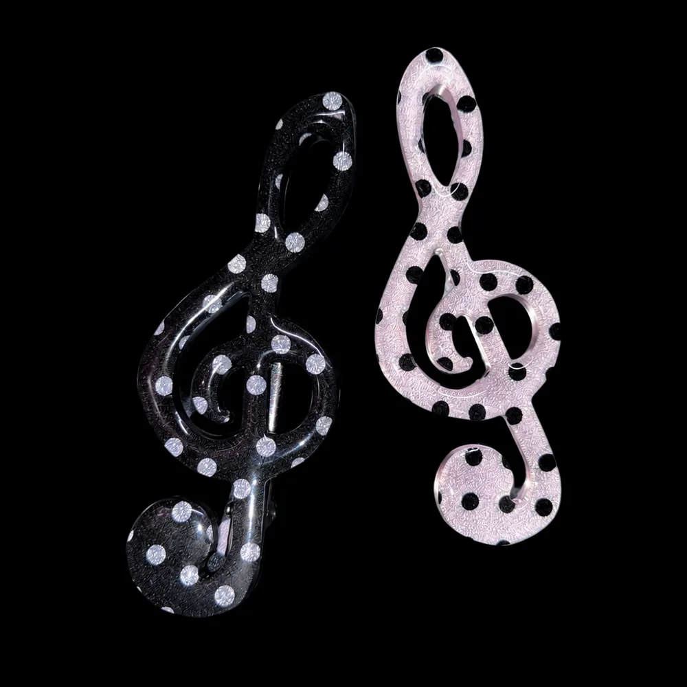 Dot Treble Clef Pin · 2