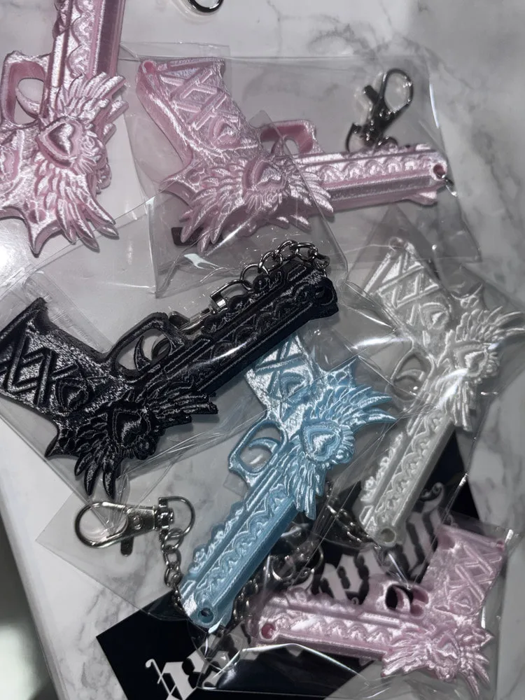 Heartwing Silk Gun Keyring · 7