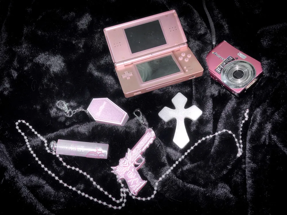 MadRose Coffin Clicker Keyring · 7